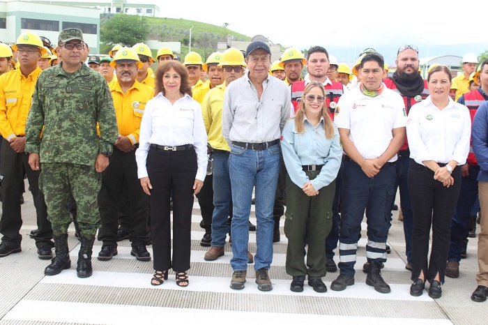 En Colima reconocen a mujeres y hombres combatientes de incendios forestales