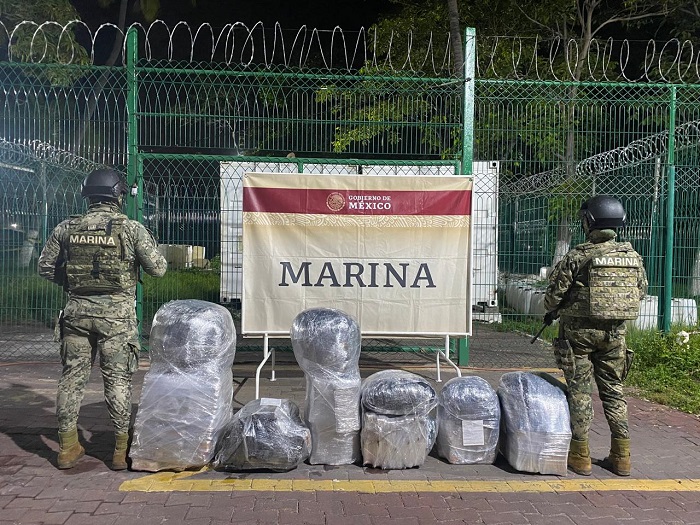 Marina asegura 214.1 kilogramos de presunta metanfetamina en el puerto de Manzanillo