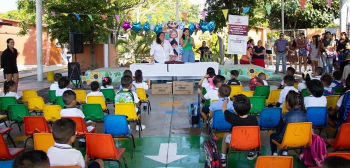 Prosigue este lunes la entrega de ColiBecas Mochilas y Útiles en preescolares de Colima