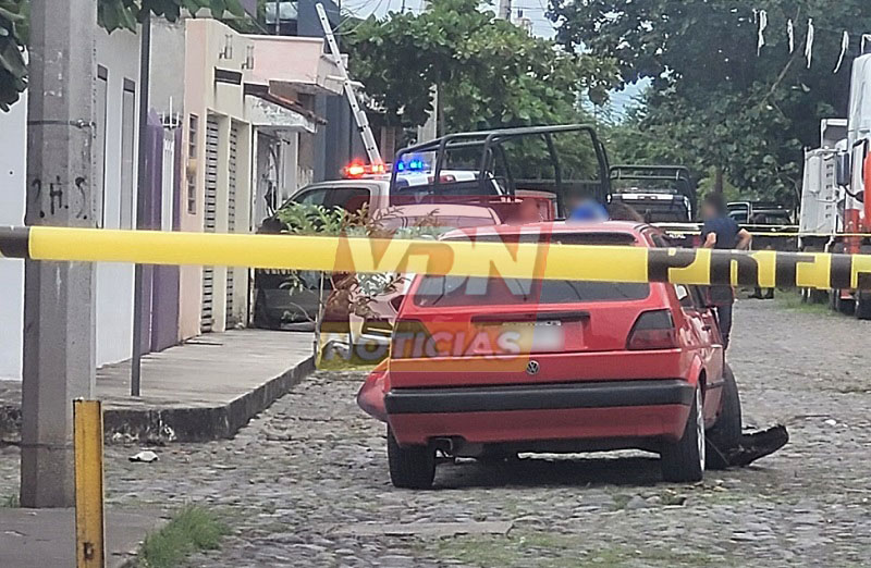 Cuantiosos daños materiales deja choque entre patrulla y vehículo particular en La Estancia