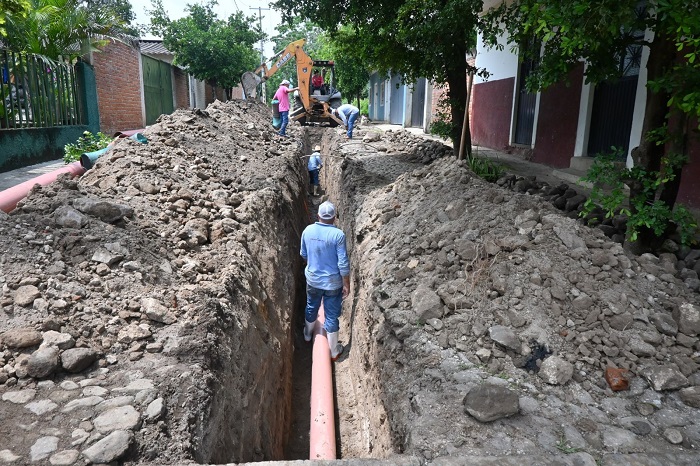 CIAPACOV sustituye 120 metros de red de drenaje en la comunidad de Tepames en Colima