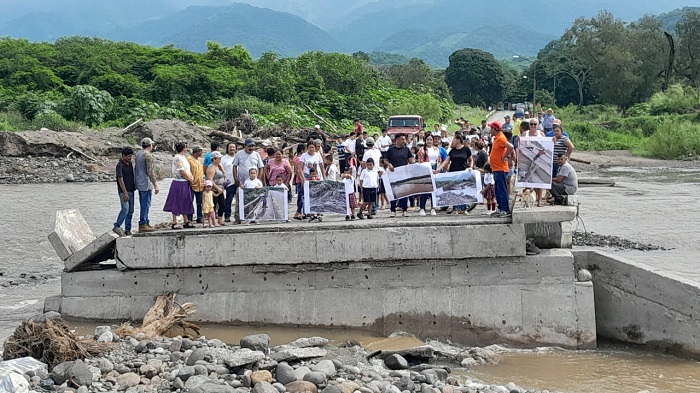 Habitantes de Ixtlahuacán piden construcción del puente a La Presa