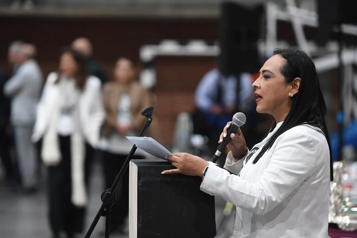 Julia Jiménez vota en contra de la Reforma Judicial que promueve Morena