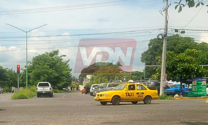 Balean lote de autos en la av. Pablo Silva, en VdeA