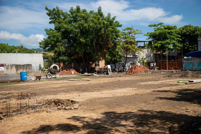 El Ayuntamiento construye canchas de usos múltiples y de futbol, en Lomas de Santiago