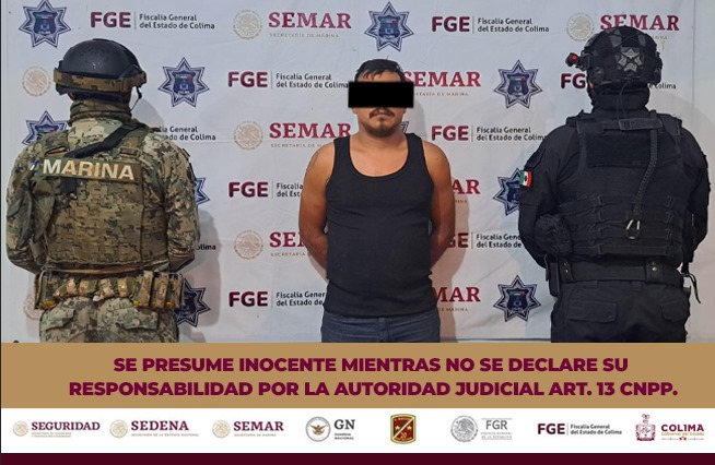 Policía Estatal y Secretaría de Marina aseguran un tractocamión robado, en Colima