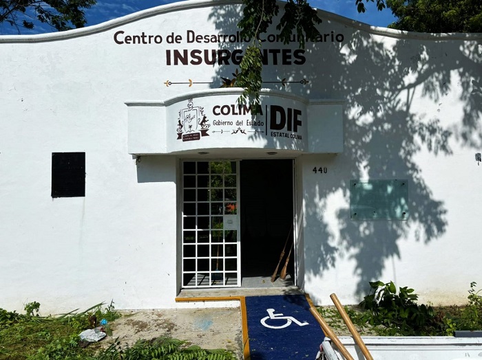 Voluntariado del DIF Estatal Colima refuerza campaña contra dengue, en el Cedeco Insurgentes