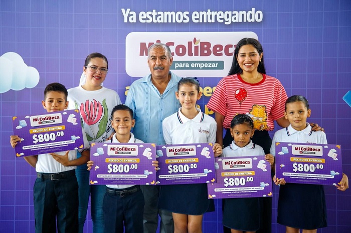 Más de 1,100 estudiantes de primaria reciben Mi ColiBeca para Empezar este miércoles, en Coquimatlán