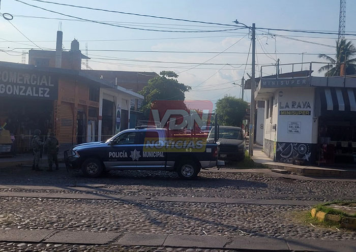 En estado grave hombre baleado en Coquimatlán