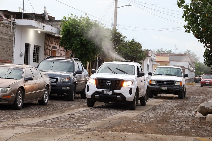 Este miércoles, Salud Colima fumiga contra el dengue en 42 colonias y comunidades de La Villa, Tecomán y Manzanillo