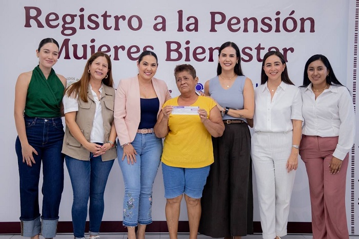 Gobernadora Indira acompaña arranque formal del registro a la Pensión Mujeres Bienestar, en Manzanillo