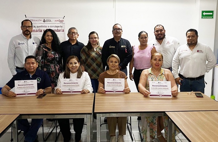 IEEA entrega reconocimientos a personal, por años de servicio