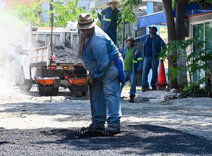 Rosi Bayardo arranca rehabilitación de la calle Almendros, una de las #ObrasParaElBienestar de Manzanillo