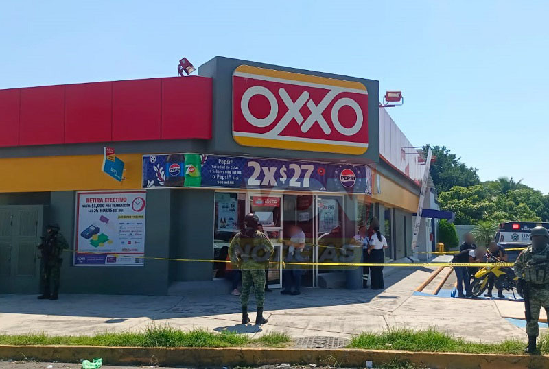 Ejecutan a un hombre en el interior de un Oxxo cerca de la avenida Benito Juárez, en VdeA