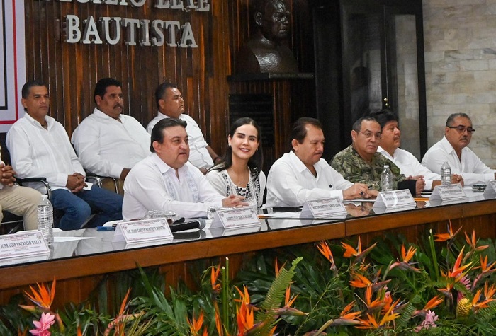 Rosi Bayardo resalta la importancia de las y los trabajadores del puerto en toma de protesta de la CROM