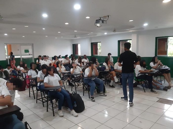 SSP capacita a estudiantes de bachillerato en Comala sobre seguridad digital y ciberbullying