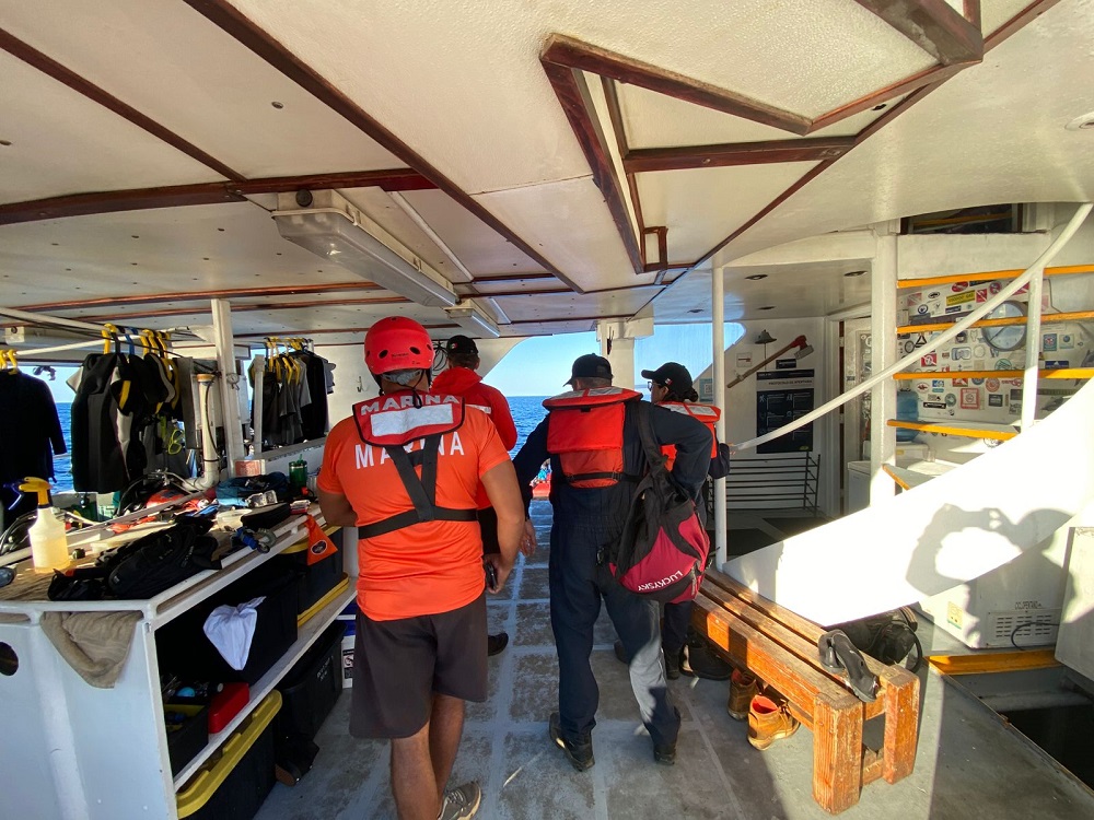 Personal naval brindó atención médica a una persona en inmediaciones de Isla San Benedicto, Revillagigedo