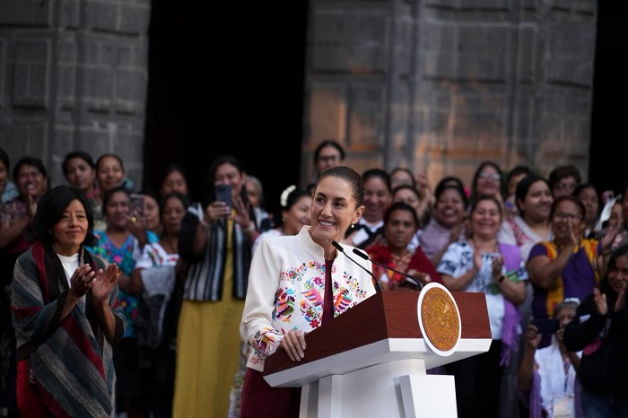 Presidenta Claudia Sheinbaum anuncia creación de nuevos planes de justicia que incluirán a mujeres indígenas artesanas