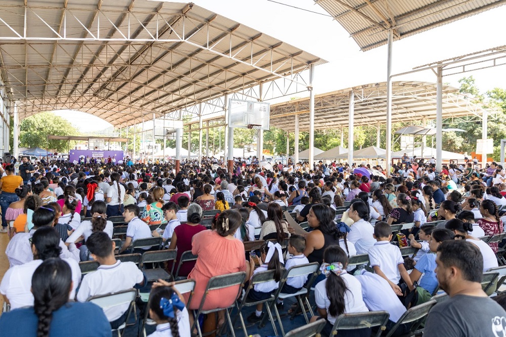Gobierno de Colima concluye este viernes la entrega de Mi ColiBeca para Empezar, la reciben casi 5 mil estudiantes de Manzanillo