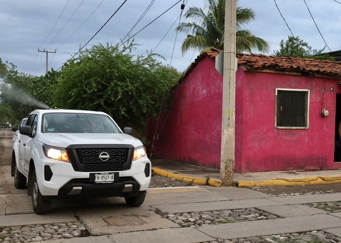 Salud Colima continúa fumigando contra el dengue este jueves en Manzanillo, Tecomán y Villa de Álvarez