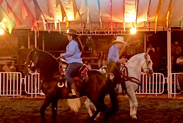 Buena participación de cuadras libres en el ‘Teatro del Caballo’, en la Feria de Colima