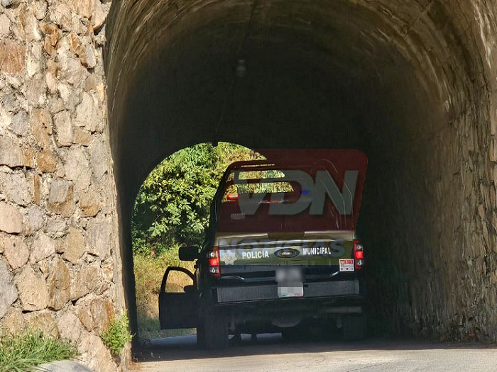 En Manzanillo, rescatan hombre privado de su libertad, se encontraba en la cajuela de un vehículo