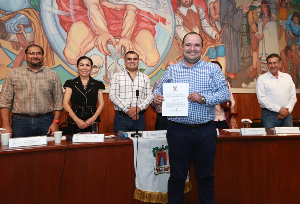 Aprueba Cabildo del Ayuntamiento de Colima nombramiento de nuevo Oficial Mayor