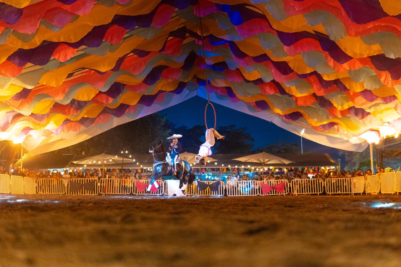 Más de 4,500 personas han visitado el ‘Teatro del Caballo’, en la Feria de Colima