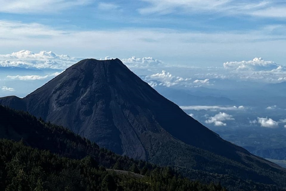 Volcán de Colima sigue en calma; esta semana se registraron 4 derrumbes
