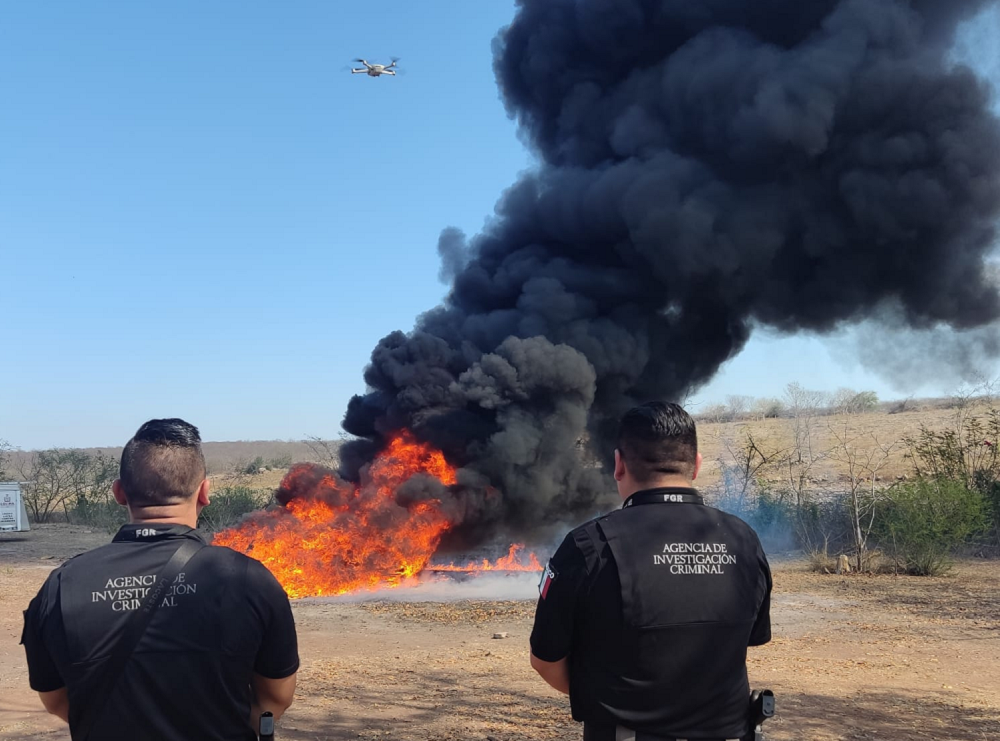 Incineran FGR y Marina más de mil 200 kilos de cocaína en Colima