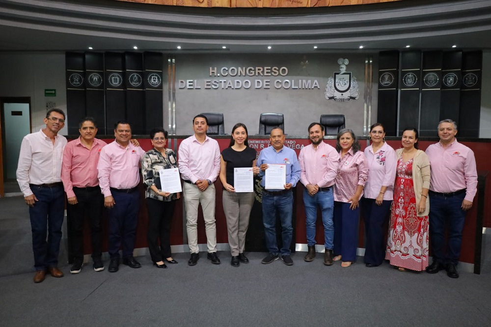 Recibe Congreso del Estado pliego petitorio 2025 del STSGE