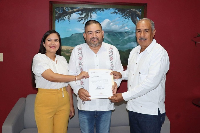 Entrega Educación Colima nuevos nombramientos en el IEEA y la Subdirección de Participación Escolar