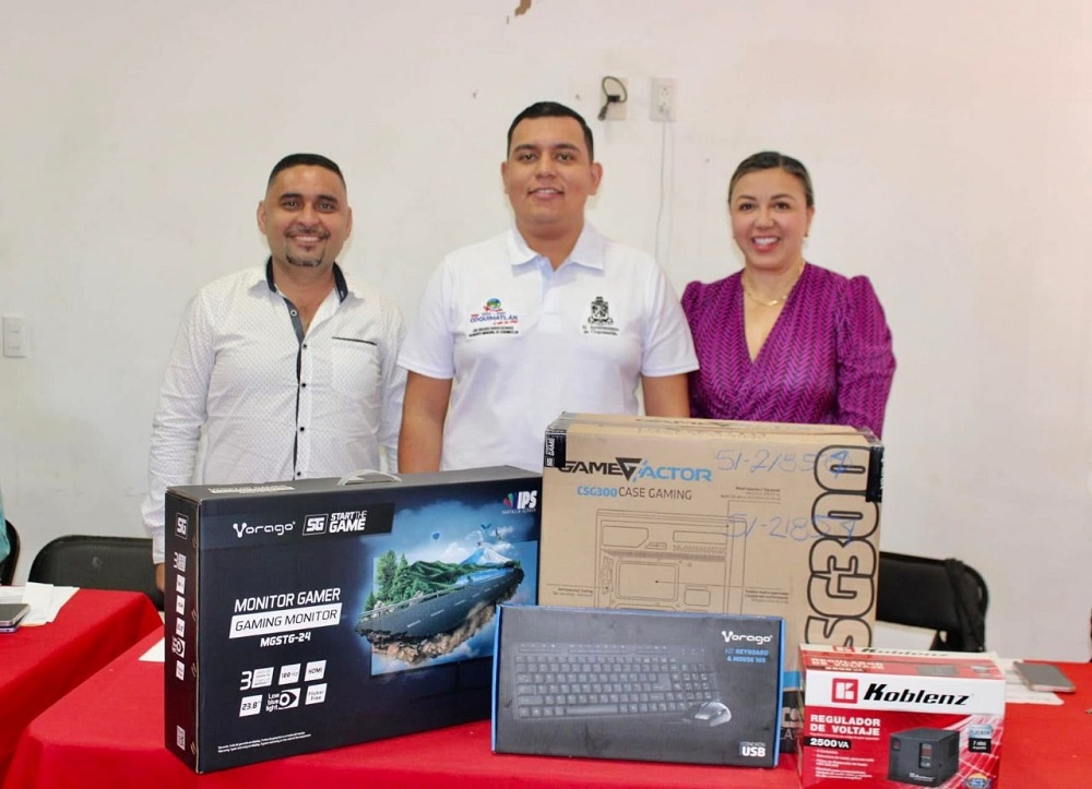 Gobierno del Estado de Colima entrega computadoras a Registro Civil de Coquimatlán, Armería e Ixtlahuacán