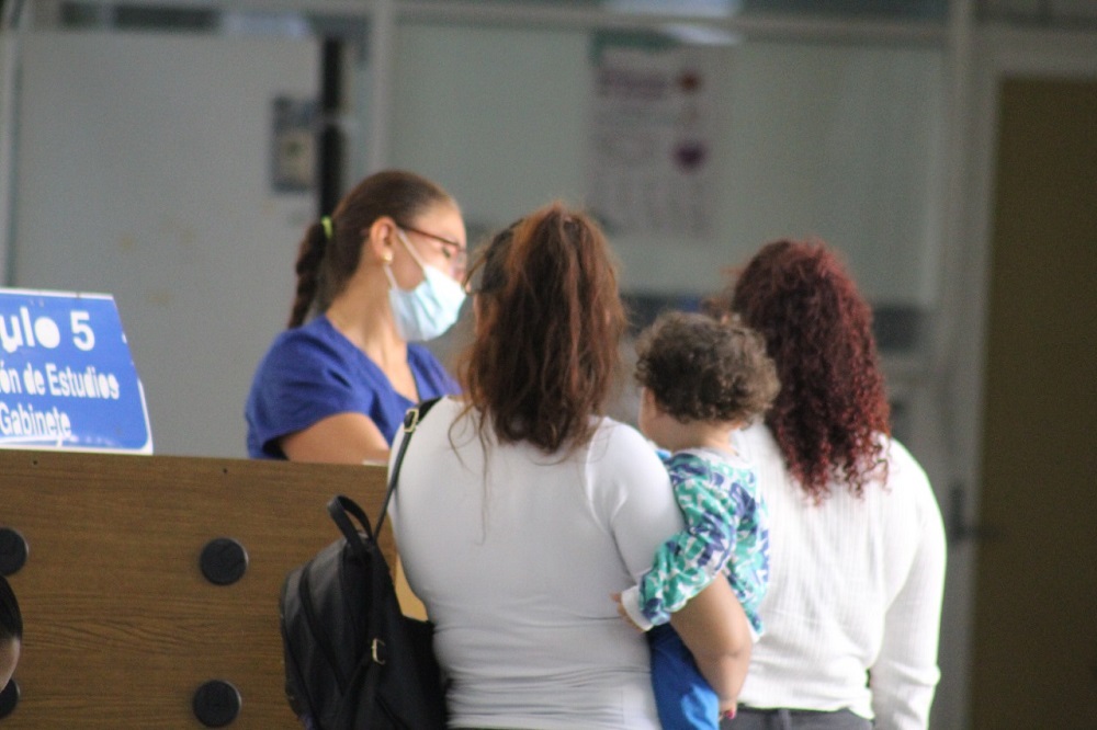 Salud Colima alerta que virus sincicial puede ser grave en bebés y personas adultas mayores