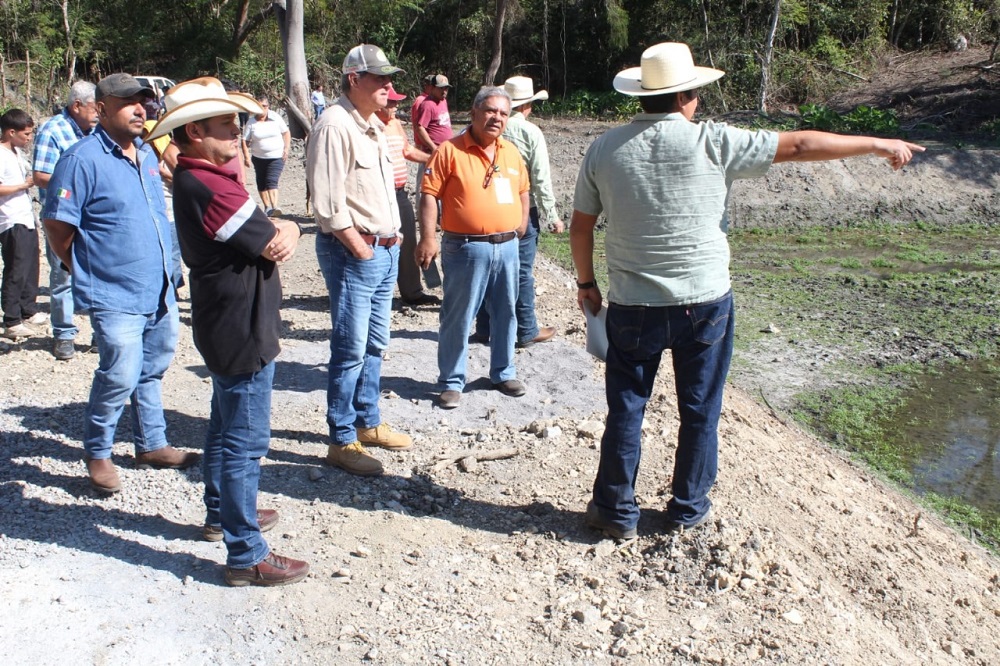 Familias de Coquimatlán agradecen a la gobernadora Indira por obras en la presa ‘El Zapote’