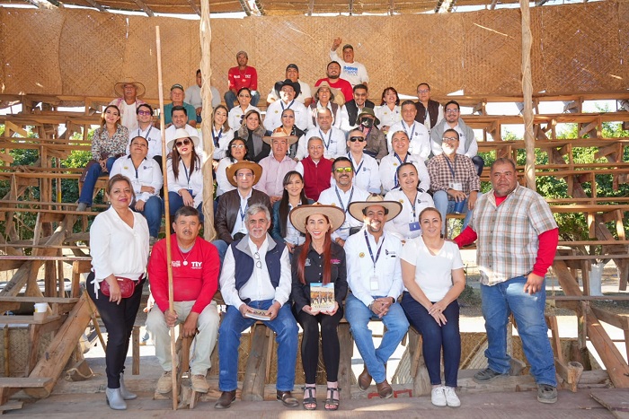 Visitan La Petatera estudiantes de Arquitectura del Tec de Colima