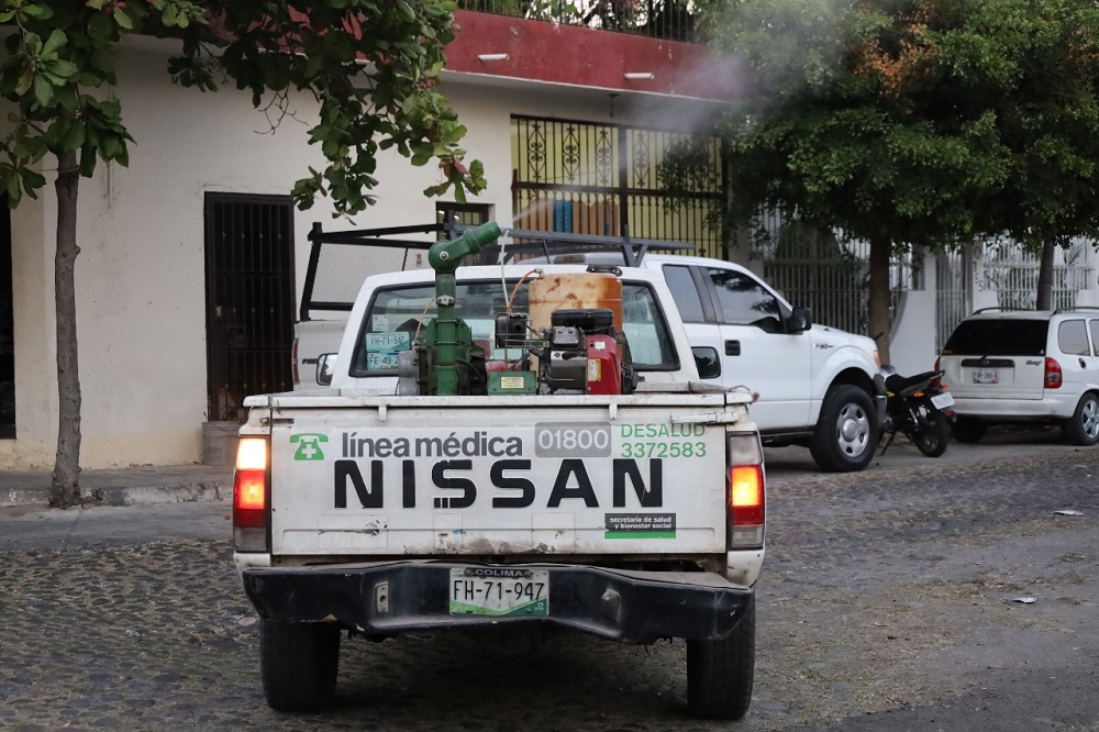 Refuerza Salud Colima la fumigación contra el dengue en Manzanillo y La Villa