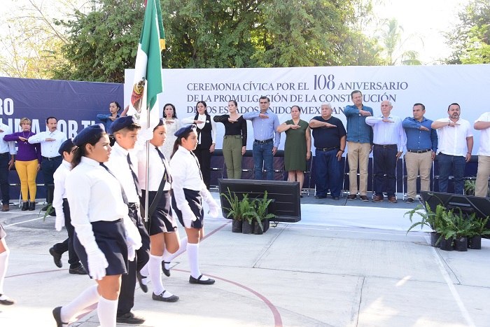 La sociedad no es de una persona, es de todas y todos, del pueblo de México: Riult Rivera