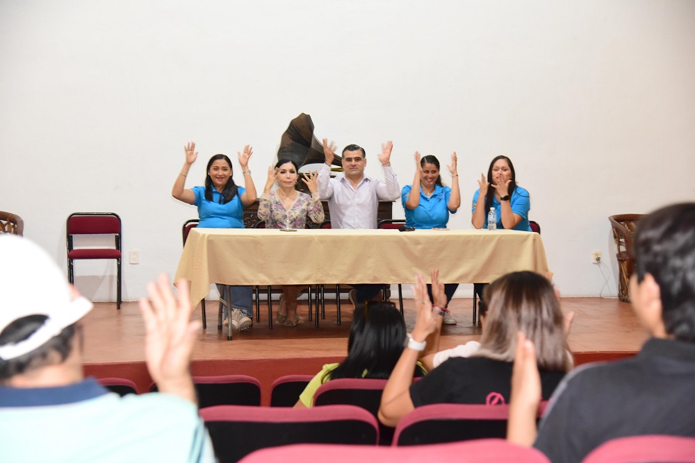 Hay que trabajar siempre para que la igualdad se viva y se disfrute: Riult Rivera