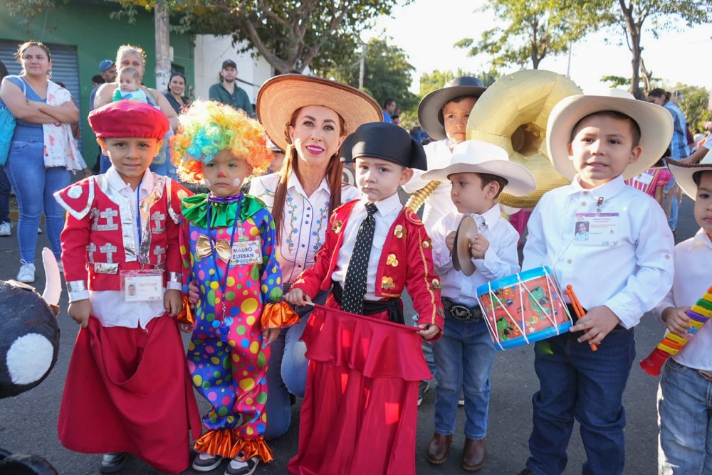 Realizan la tradicional Cabalgata Infantil de Villa de Álvarez