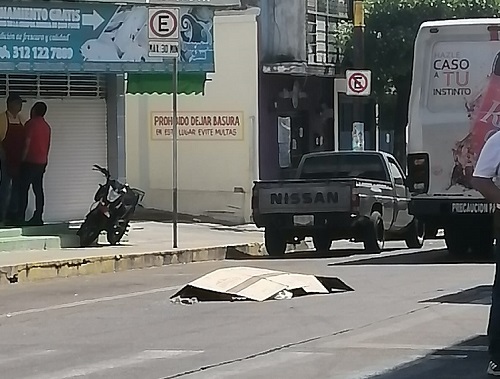 Adulta mayor muere atropellada por camión urbano en el centro de Colima