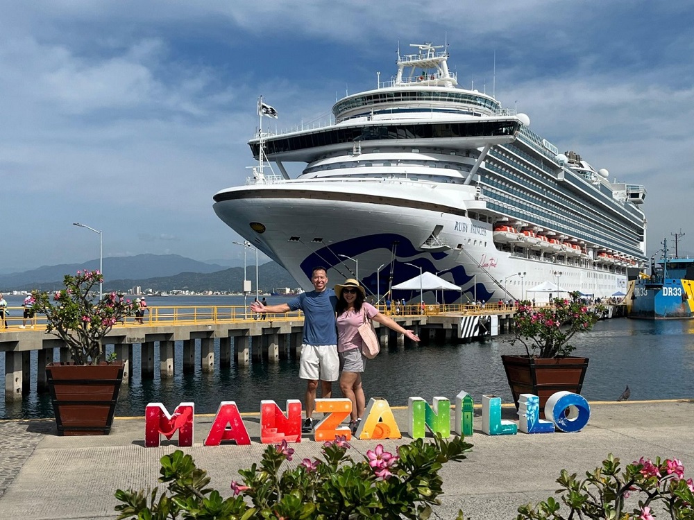 Crucero ‘Ruby Princess’ arribó a Manzanillo, impulsando la economía colimense