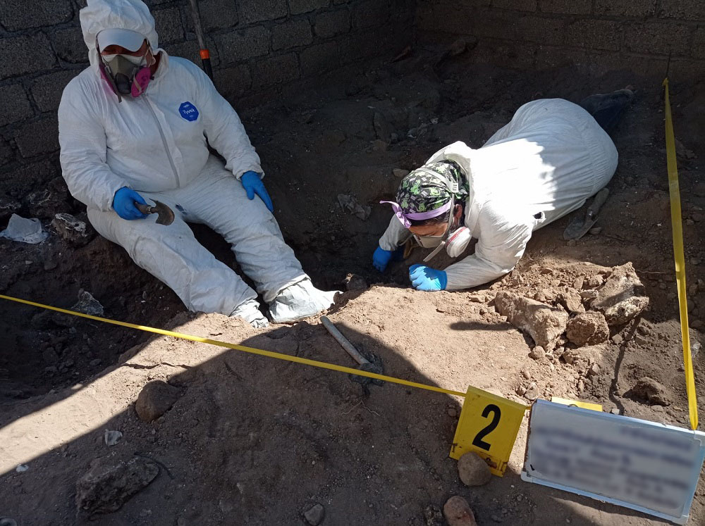 Tras cateo, localiza FGE fosa clandestina y restos humanos en Villa de Álvarez