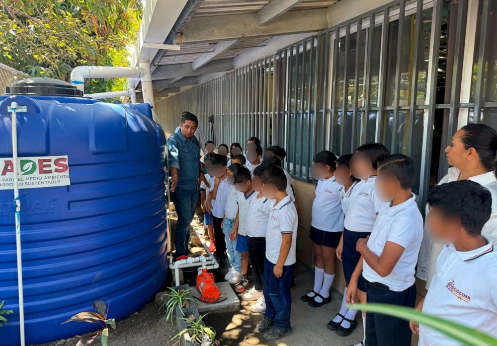 Imades Colima instala sistemas de captación de agua de lluvia en escuelas con problemas de abasto