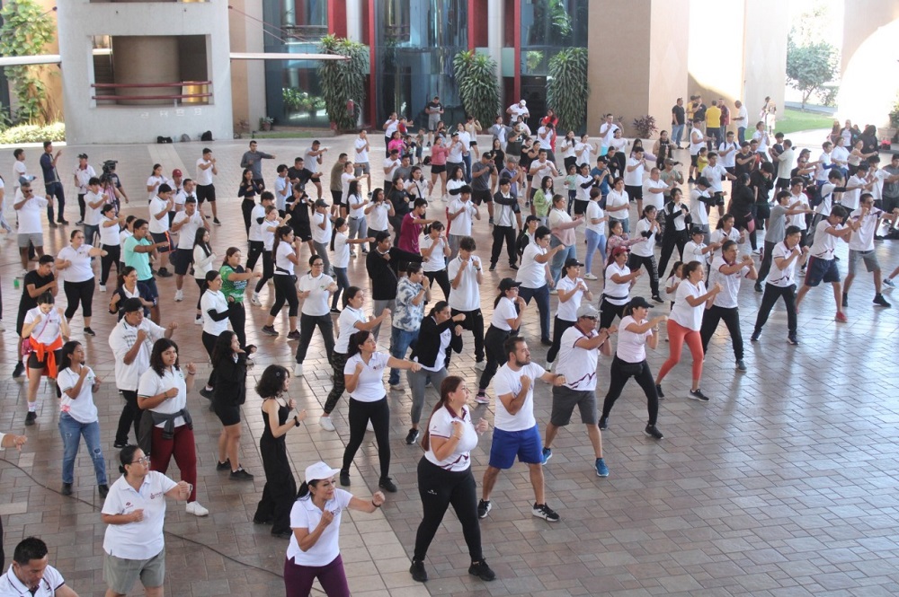 Más de 300 personas participan en ensayo de la clase nacional ‘Boxeando por la Paz’