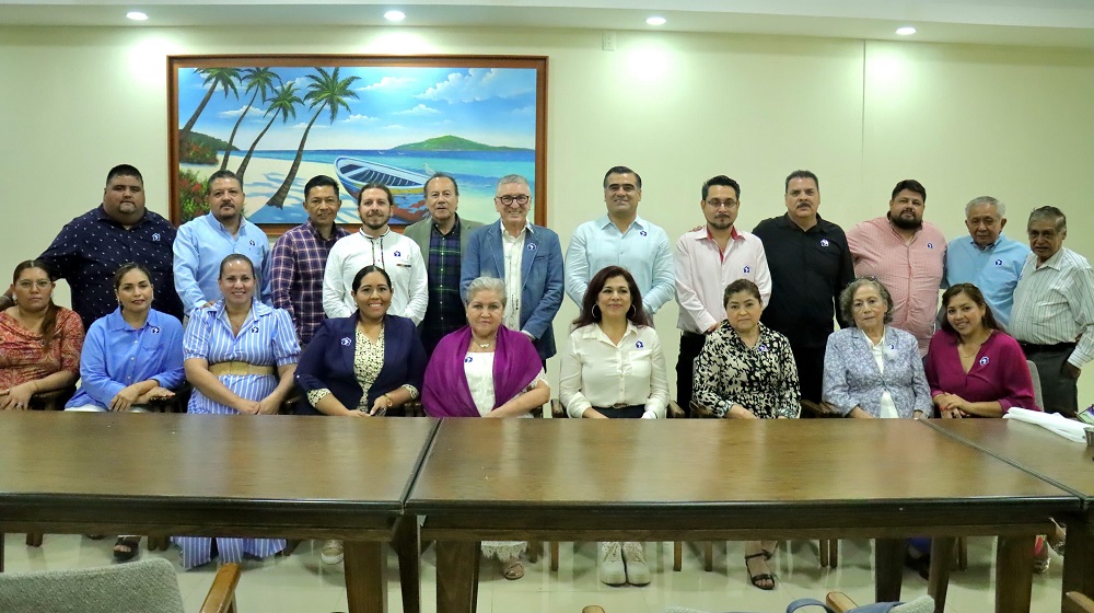 Riult Rivera encabeza reunión con el grupo de voluntarios “Mensajeros de la Paz”