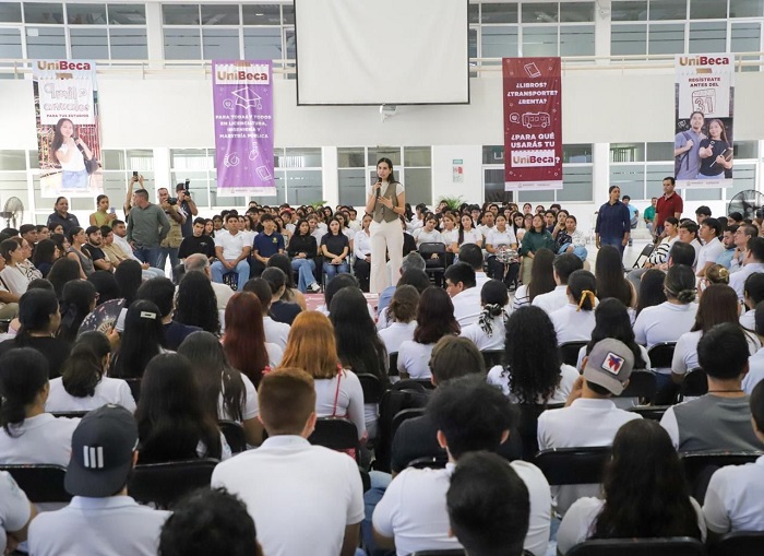 Rosi Bayardo entregará Unibeca a cerca de 2 mil 800 estudiantes de la Universidad de Colima