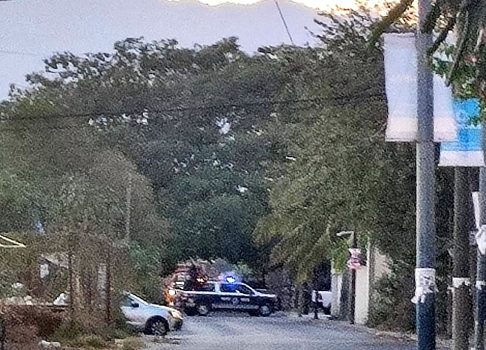 Conductor y pasajero de mototaxi, son asesinados en Salagua, Manzanillo