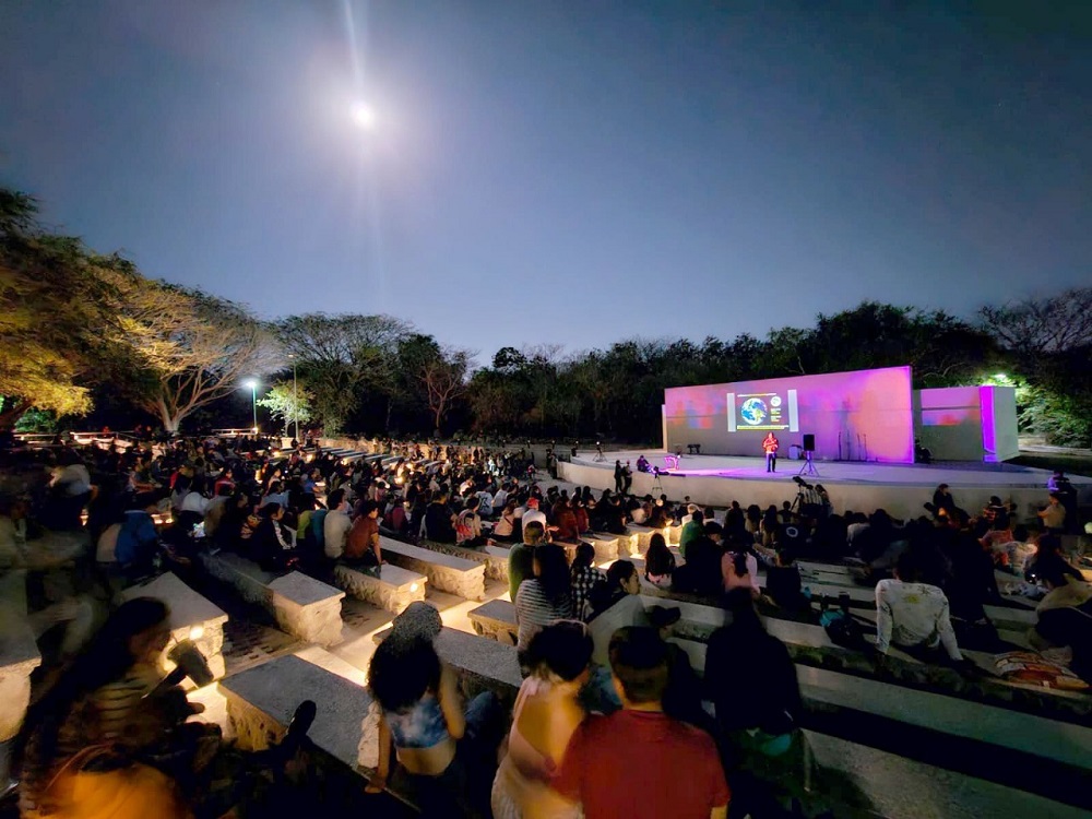 Más de 800 personas asistieron a ‘La Campana’ para disfrutar el eclipse lunar