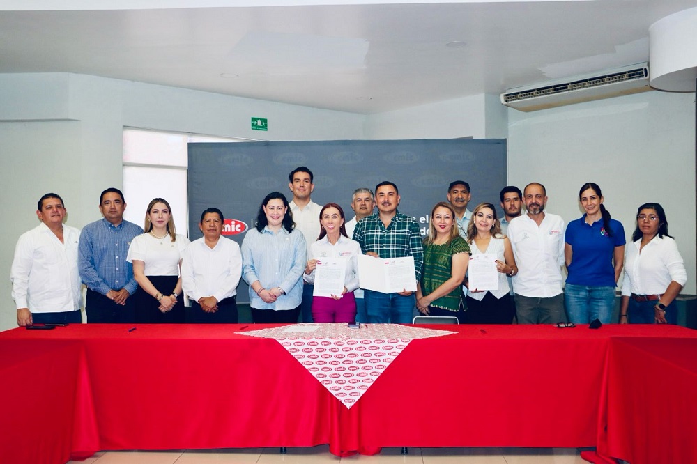 Refrendan VdeA y CMIC trabajo de colaboración